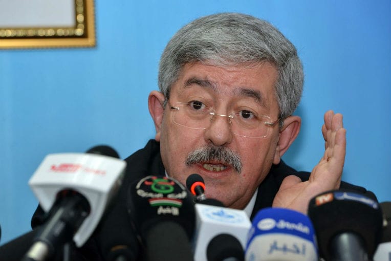 Ouyahia demande aux députés du RND de soutenir le gouvernement