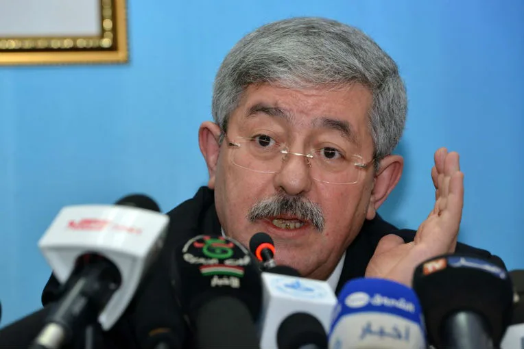 Ouyahia demande aux députés du RND de soutenir le gouvernement