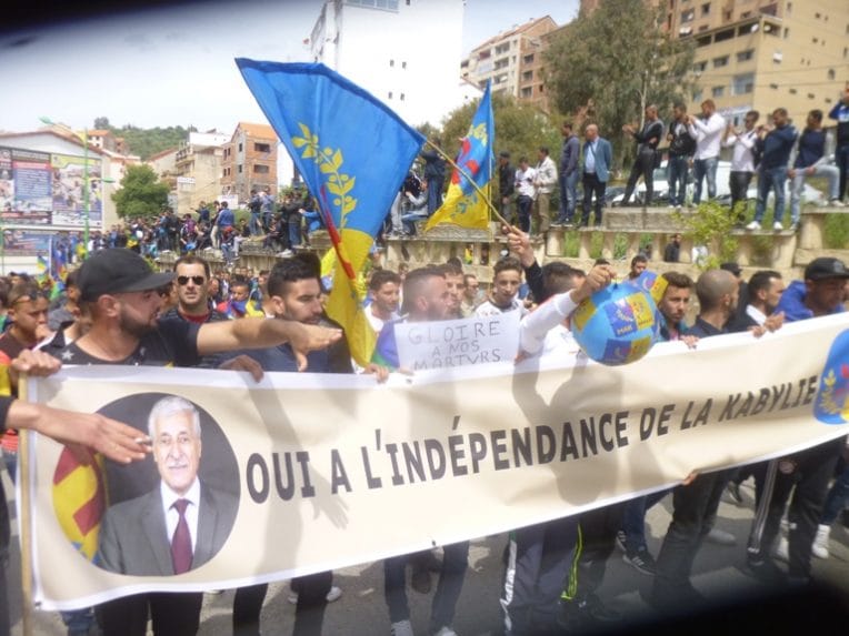 Imposante marche du MAK à Tizi Ouzou pour réclamer l’indépendance de la Kabylie