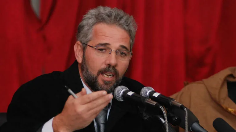 Sid Ahmed Ferroukhi, tête de liste du FLN à Alger : « On peut parler de quotas de sucre ou d’huile ! »