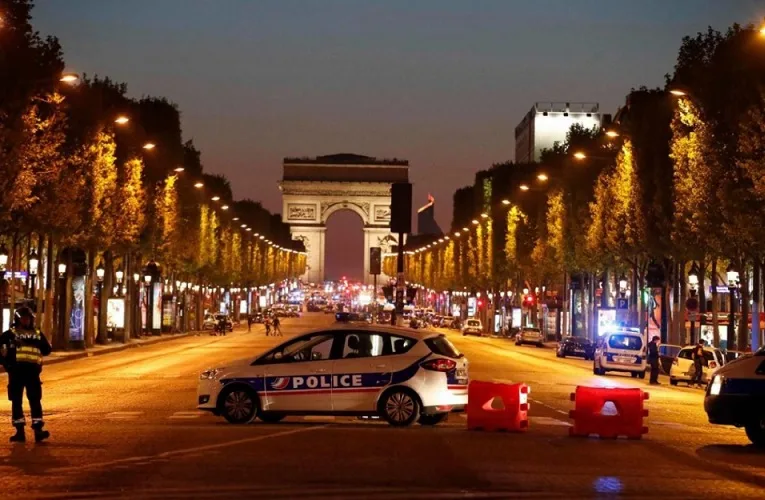 VIDÉO. Fusillade sur les Champs-Élysées : ce qu&rsquo;il s&rsquo;est passé