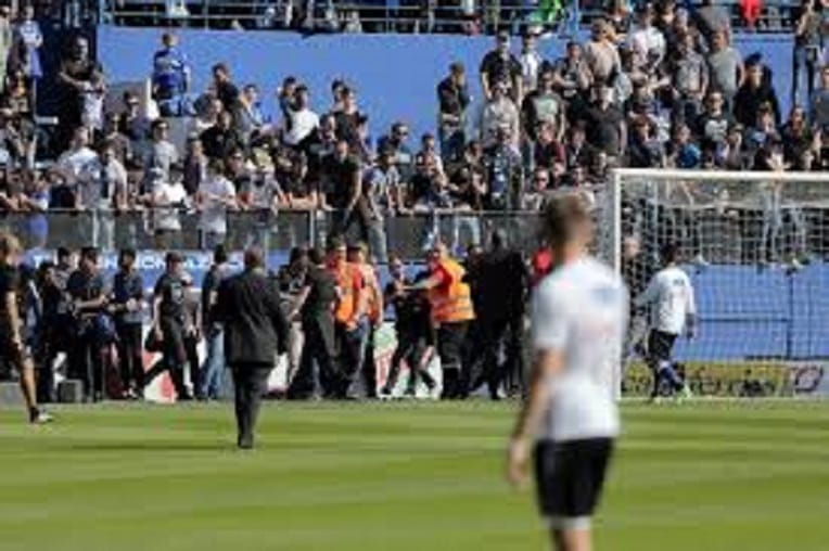 VIDÉO. Le match Bastia – Lyon interrompu après de violents incidents