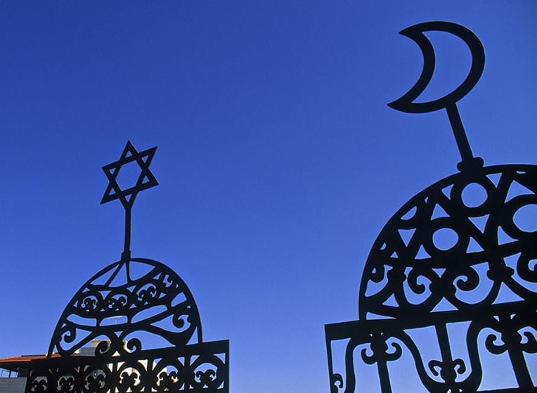 Présidentielle française : les musulmans et les juifs appelés à voter pour Macron