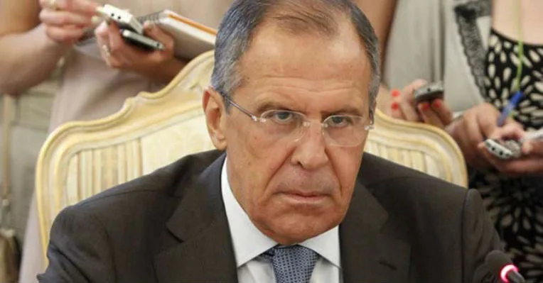 VIDÉO. Lavrov à une journaliste américaine : « Qui vous a élevée ? »