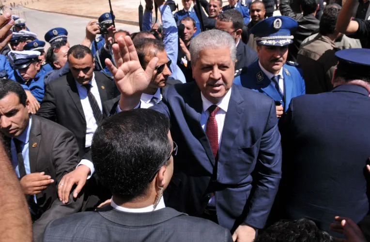À Oran, Sellal inaugure une raffinerie de sucre pour « empêcher le monopole » et un complexe industriel de Haddad