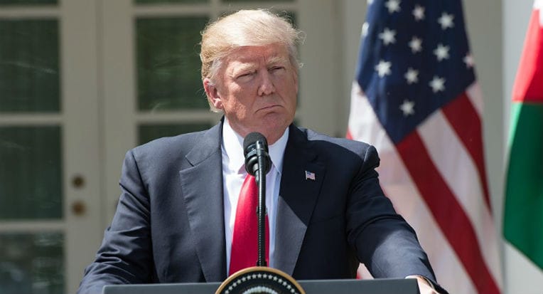 Trump évoque une « possible option militaire » au Venezuela