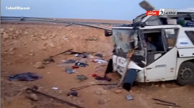VIDÉO. Un bus percute un chameau entre Ghardaïa et Adrar : plusieurs blessés