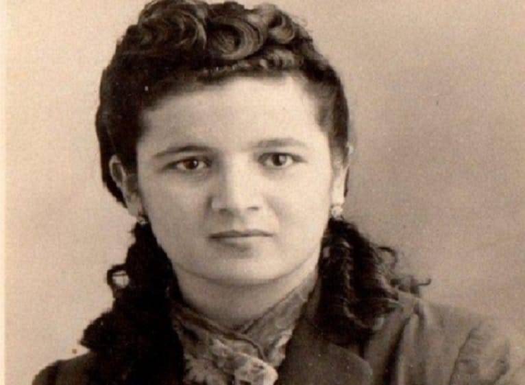 L’hommage de Said Sadi à Izza Bouzekri, la veuve de Abane, décédée mercredi