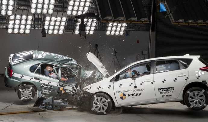 Un crash test Toyota montre l’évolution de la sécurité automobile entre 1998 et 2015