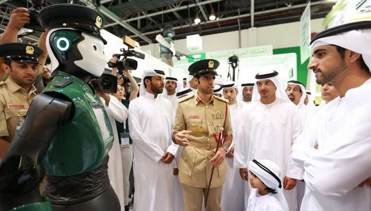 Un policier-robot patrouille désormais à Dubaï