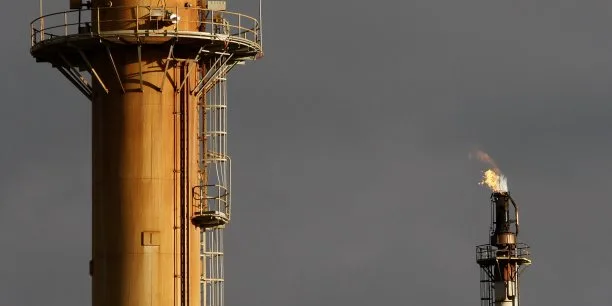 Le Brent dégringole de 5% : les marchés sanctionnent l’Opep