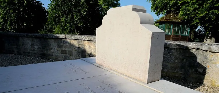 VIDÉO. France : la tombe du général De Gaulle vandalisée