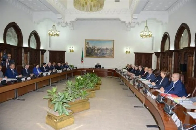 Endettement extérieur, importations, subventions : les consignes de Bouteflika au gouvernement