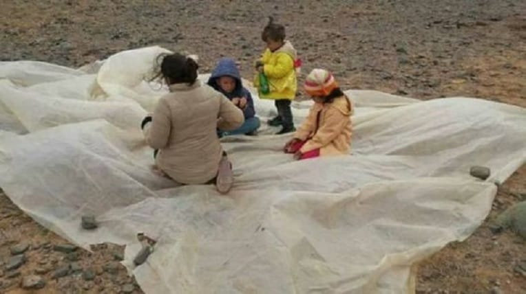 Réfugiés syriens bloqués à la frontière entre l’Algérie et le Maroc : la situation se complique