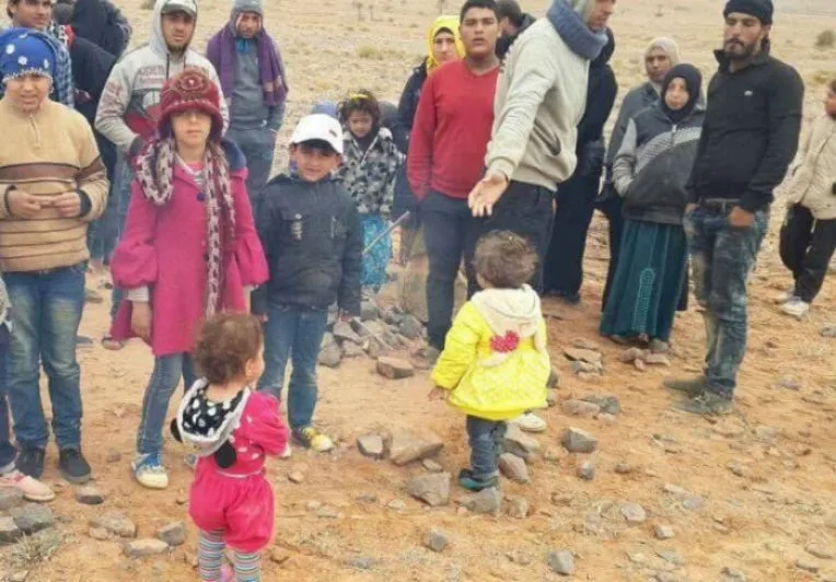 Réfugiés syriens bloqués à la frontière algéro-marocaine : Mohamed VI promet enfin traiter la situation