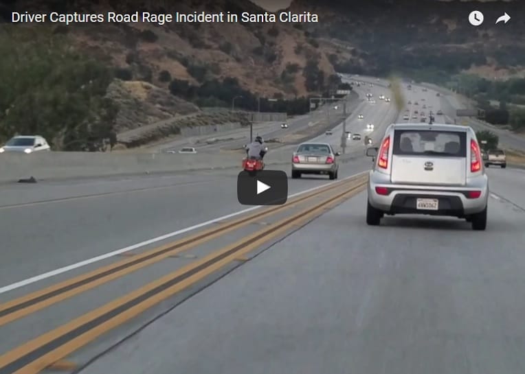 VIDÉO. Accident spectaculaire sur une autoroute aux États-Unis