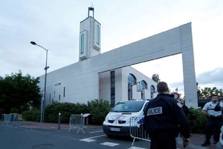 Tentative d’attaque contre une mosquée : silence officiel et traitement minimal dans les médias