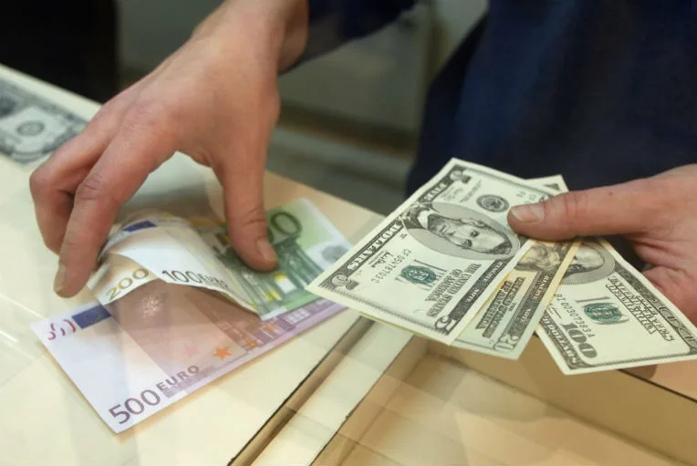 Devises : pourquoi le marché parallèle a encore de beaux jours devant lui