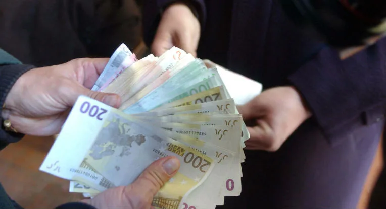 Change parallèle : l’euro recule en Algérie mais flambe à Dubaï face au dinar