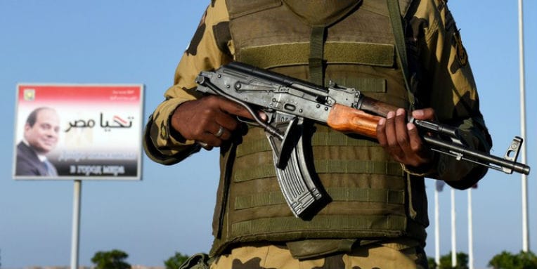 Égypte : quatre militaires tués dans une explosion