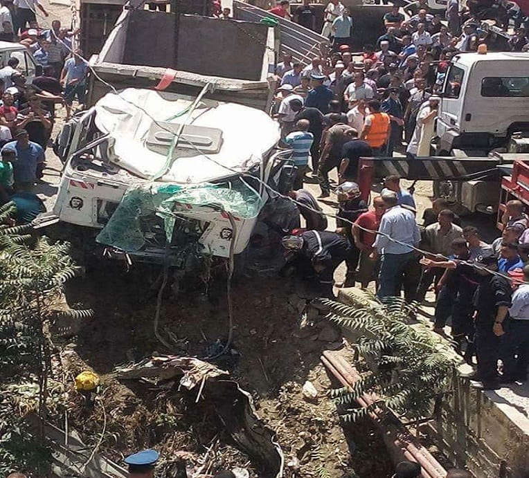 Béjaïa : quatre femmes d’une même famille meurent écrasées par un camion