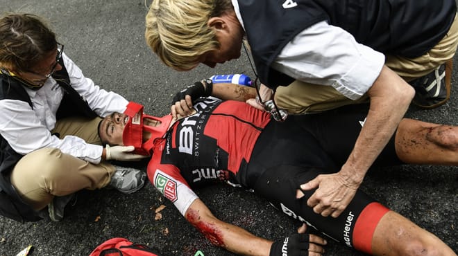 VIDÉO. Tour de France : terrible chute d’un cycliste australien à plus de 80km/h