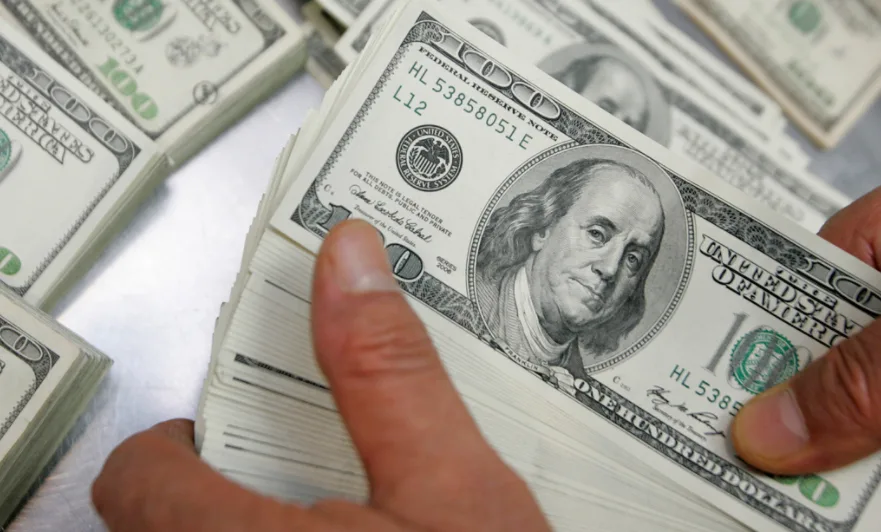 Turquie: nouvelle chute de la livre face au dollar