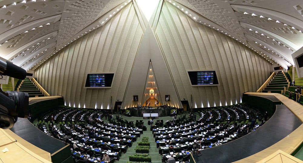 Iran : le Parlement entame l&rsquo;examen d&rsquo;une loi contre les États-Unis