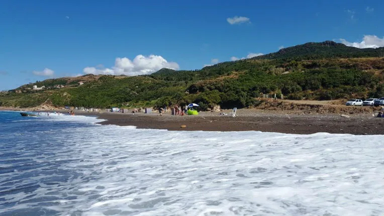 À Bejaïa, admirez la douce et sauvage plage Ouadas