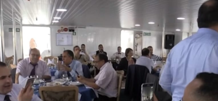 VIDÉO. Le premier bateau restaurant ouvre ses portes à Alger