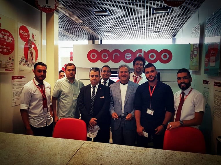 L’Ambassadeur de Ooredoo Rabah Madjer rencontre ses fans à l’aéroport d’Alger