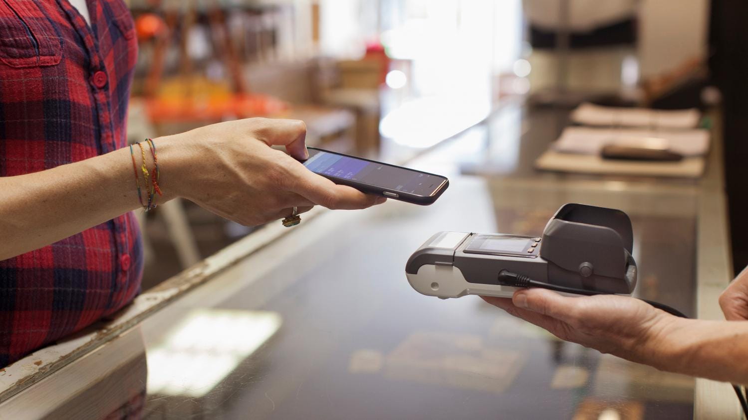 Payer via smartphone : une solution au manque de cash en Libye