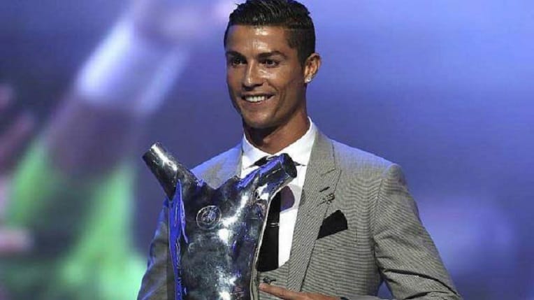 Joueur UEFA : Cristiano Ronaldo, et de trois