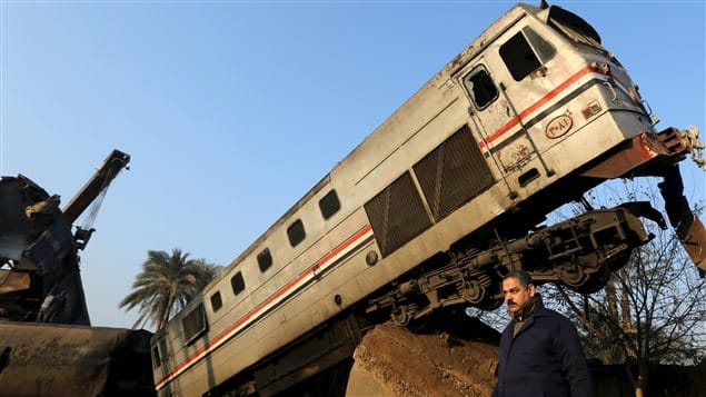 Au moins 36 morts dans une collision de trains en Égypte