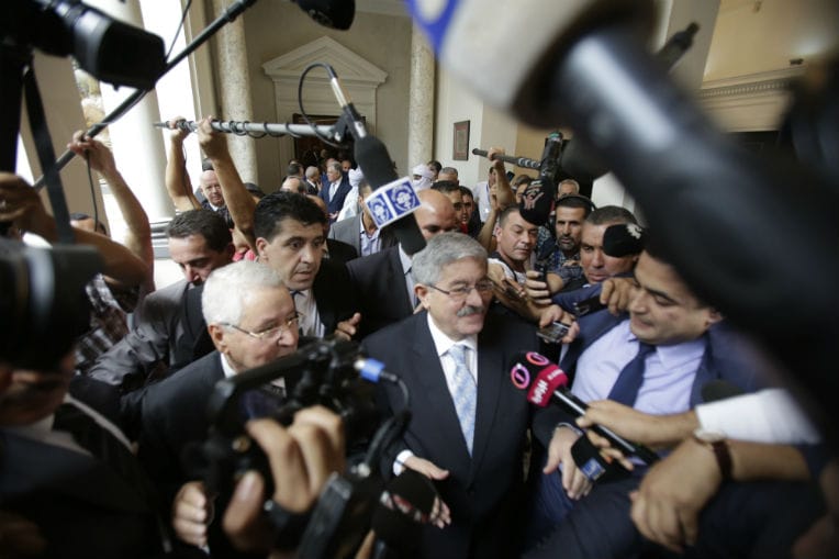 Premier cafouillage gouvernemental sous Ouyahia