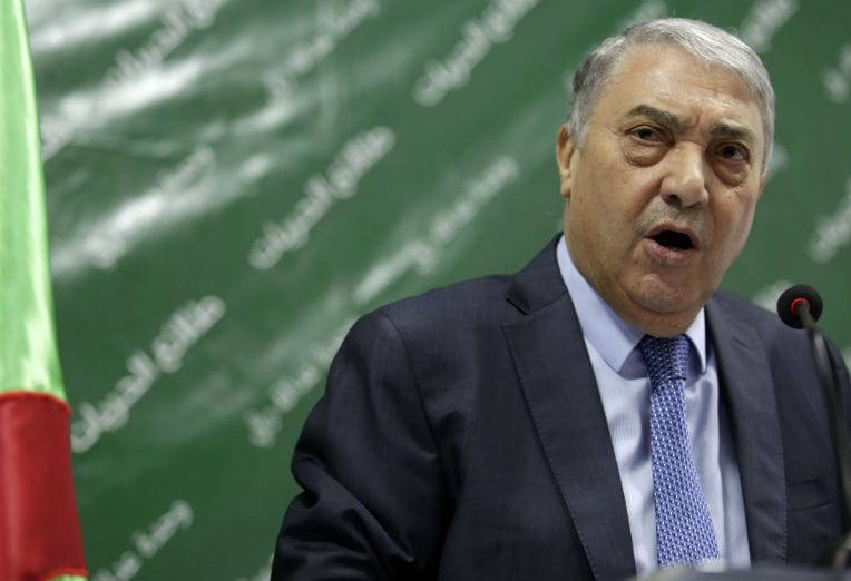 Benflis : « L’application de l’article 102 est dépassée par la gravité de la crise »