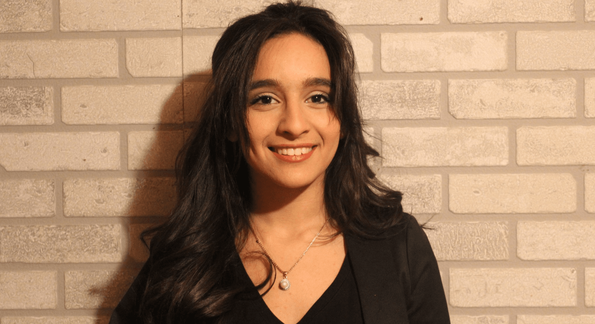 Attaquée sur son attachement à l’Algérie, Rayene Bouzitoun, la jeune conseillère de Trudeau, répond