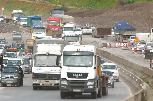 VIDÉO. Autoroute Est-ouest : un camion roule à contre-sens