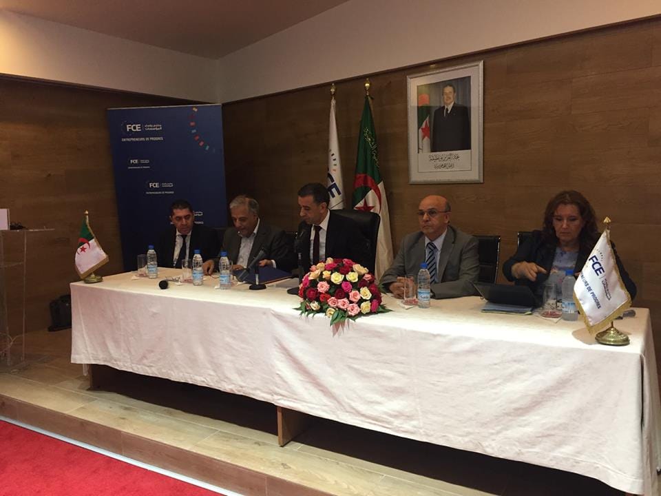 En présence de Haddad, des patrons du FCE encensent Ouyahia : « Il va ramener l’ordre »