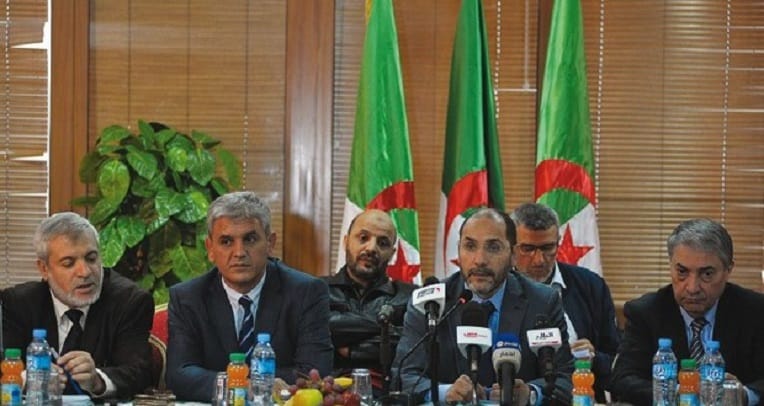 Destitution annoncée de Bouteflika : ses soutiens applaudissent, l’opposition refuse