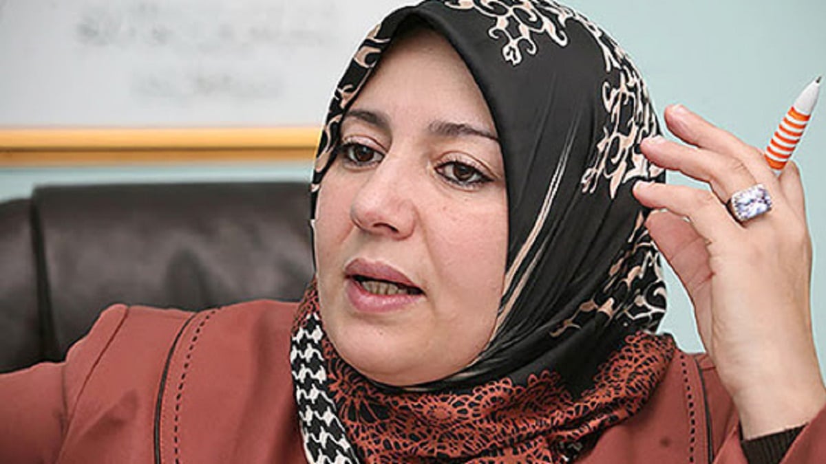 Naima Salhi qualifie Ferhat Mehenni de « terroriste »