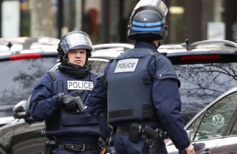 France : interpellations après la découverte d&rsquo;une bombe artisanale à Paris