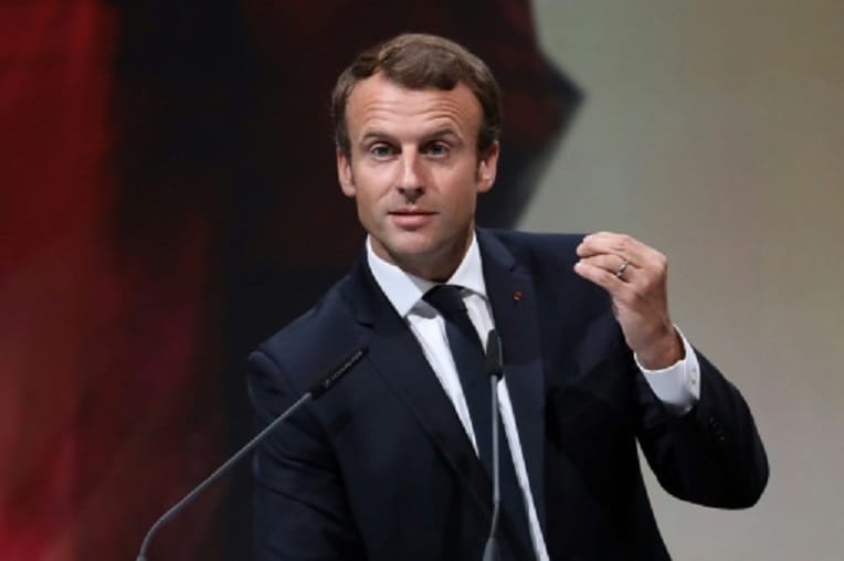 Macron se défend d&rsquo;être « arrogant » et s&rsquo;en prend aux envieux