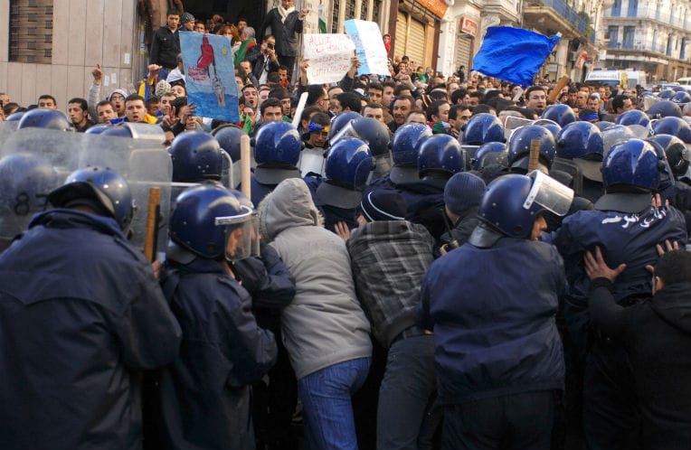 La réaction de la rue, la grande inconnue de la présidentielle