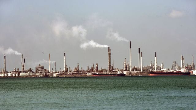 Tout en surveillant l’Irak, le pétrole reste stable à New York