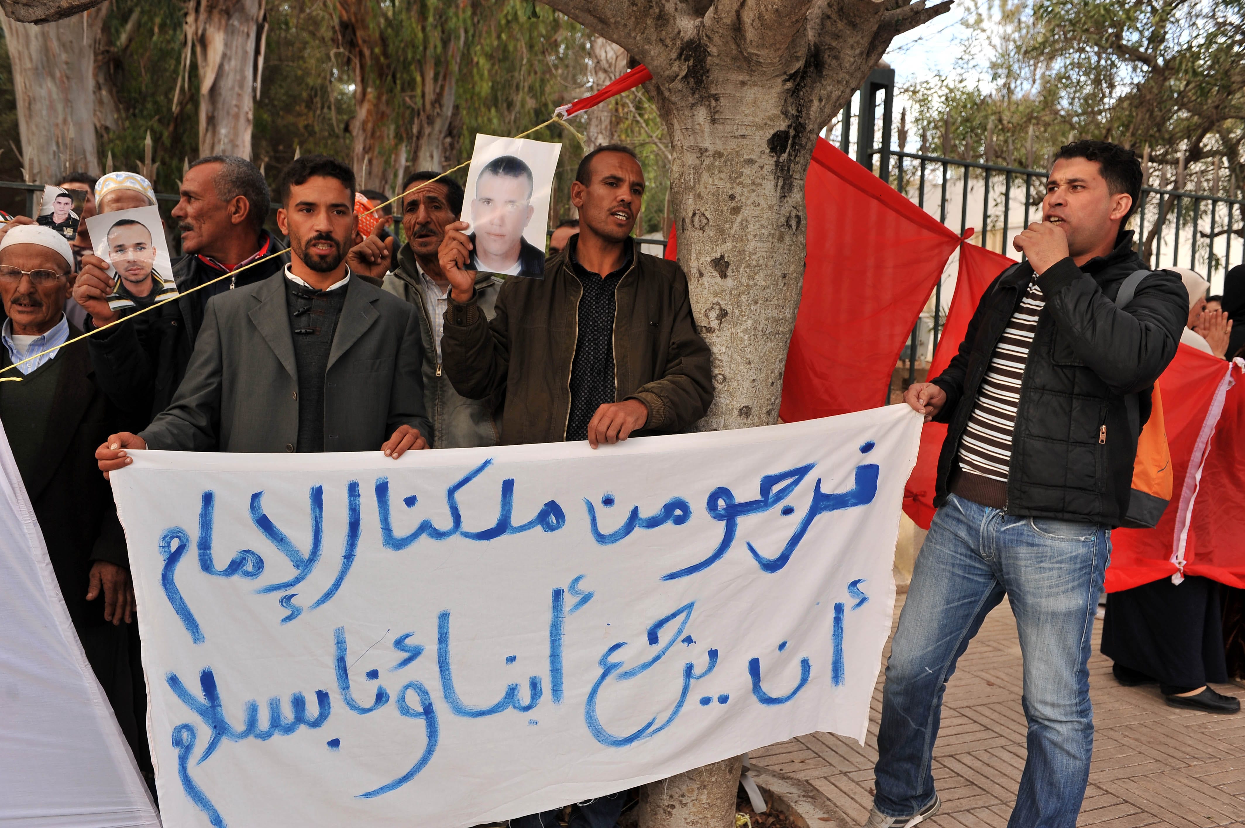 Maroc : des familles de migrants retenus en Libye manifestent à Rabat