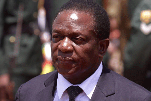 Zimbabwe : le nouveau président Mnangagwa succède officiellement à Mugabe