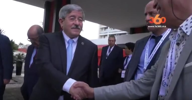 VIDÉO. Ce que Ouyahia a dit à Mohamed VI