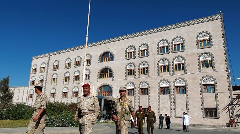 Yémen : la coalition dirigée par Ryad bombarde le ministère de la Défense à Sanaa
