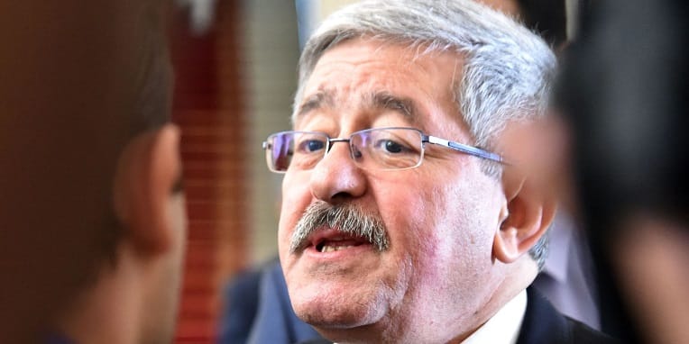 Propos d’Ouyahia en France : les images de l’ENTV contredisent la version du Premier ministère (Vidéo)
